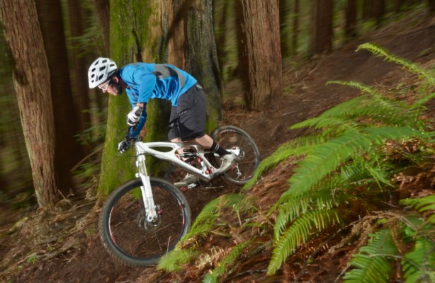 The slack head makes the Mojo HD as competent downhill as it is on the climb.