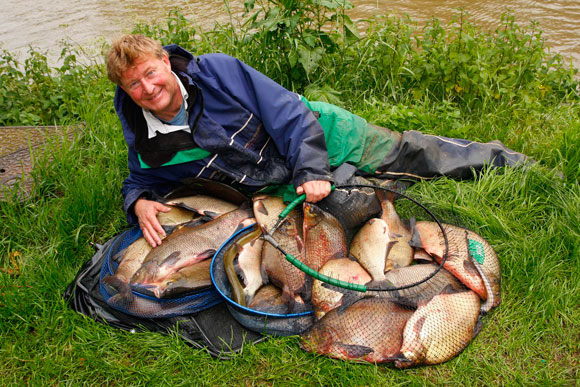 Leigh Gardner, with one of this season's best Evesham catches, 84 lb of bream.