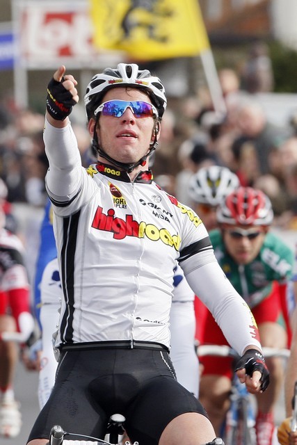 Cavendish celebrates De Panne stage 2