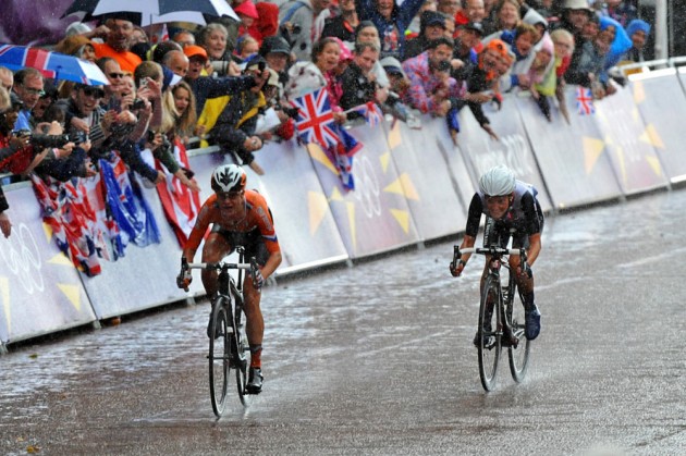 Vos and Armitstead sprint, London 2012 Olympics, women's road race