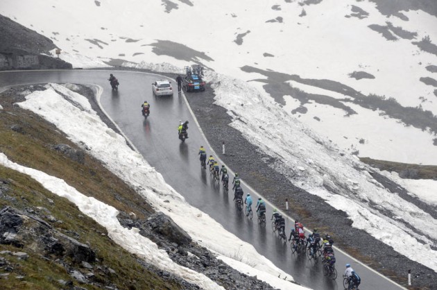 The peloton climbs the Passo Stelvio on stage sixteen of the 2014 Giro d'Italia