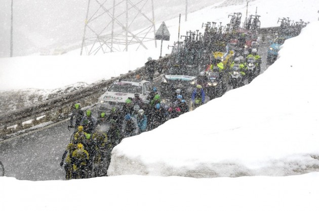 The peloton climbs the Passo Stelvio on stage sixteen of the 2014 Giro d'Italia