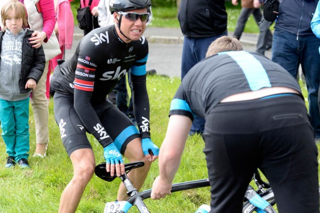 Edavld Boasson-Hagen in a crash on stage three of the 2014 Giro d'Italia