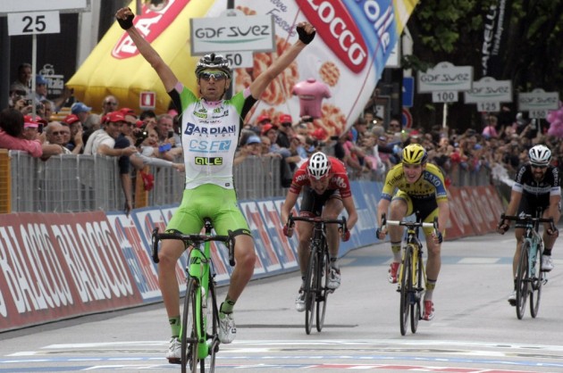 Stefano Pirazzi wins stage seventeen of the 2014 Giro d'Italia