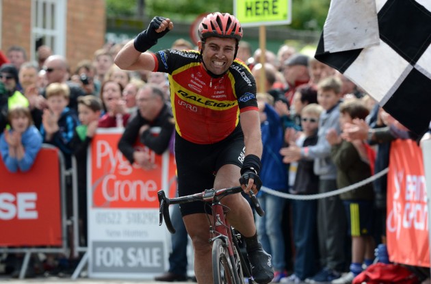 Yanto Barker wins Lincoln Grand Prix 2014