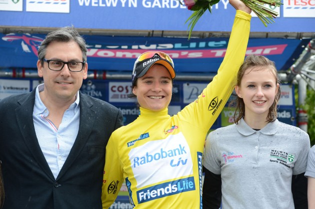 womens-tour-2014-st4-Welwyn-podium-Vos