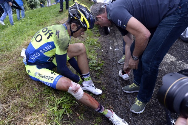 Alberto Contador has crashed on stage ten of the 2014 Tour de France