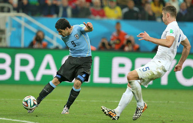 Suarez-scores-the-winner