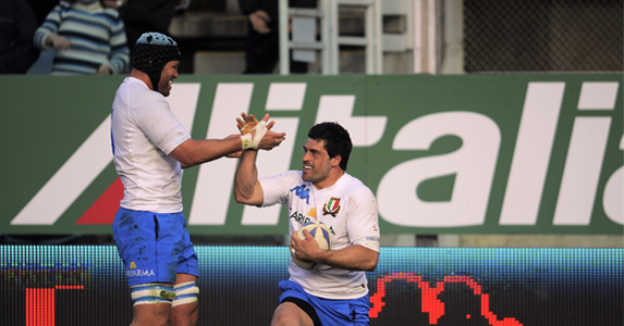 Andrea Masi scoring against France in the match of the tournament