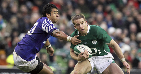 Pisi against Luke Fitzgerald during the 2010 Autumn internationals