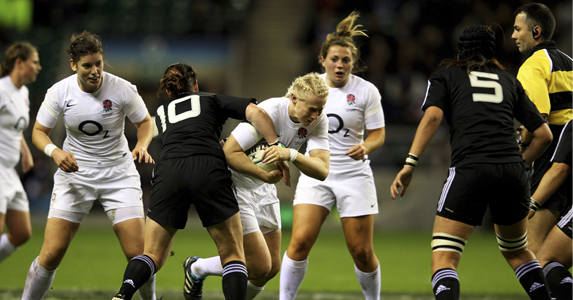 Tamara Taylor taking on the Black Ferns' defence