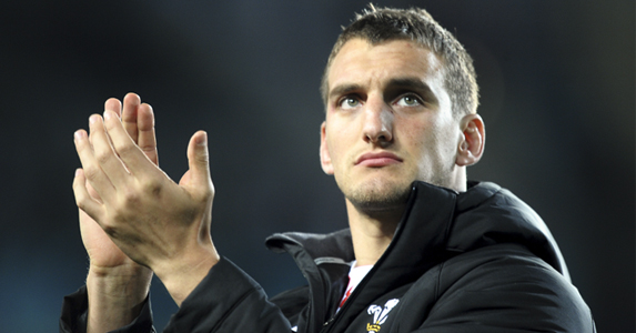 Warburton retains Captaincy