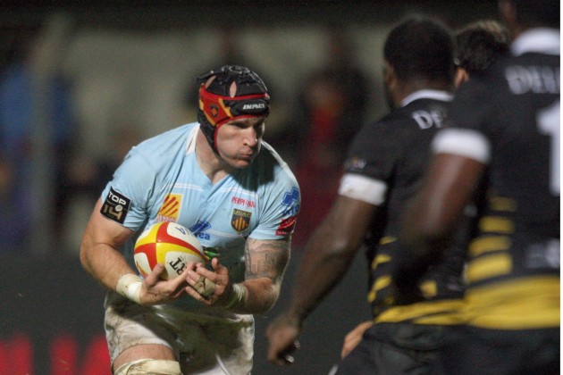 Fond of a forray: Alasdair Strokosch takes contact with Perpignan