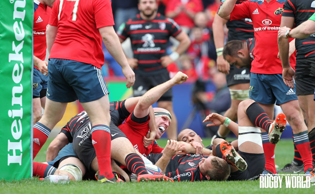 Captain Fantastic: Munster's Paul O'Connell creeps over for a rare try against Toulouse